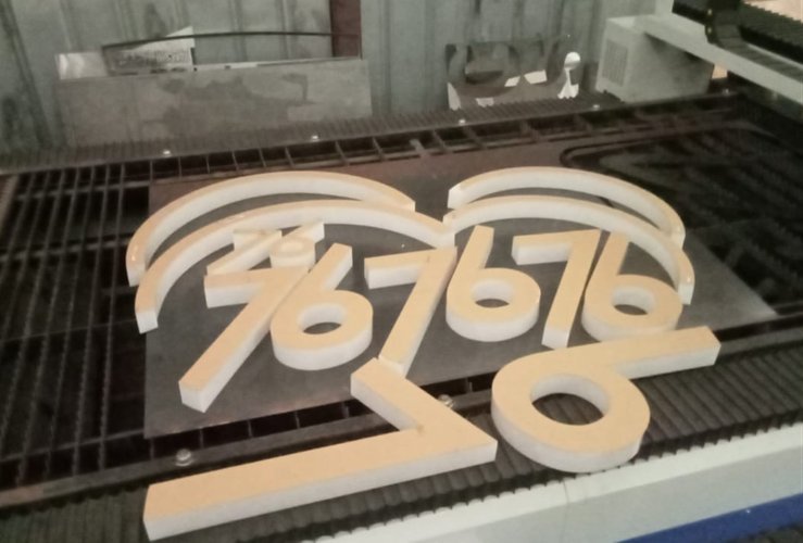 Proses CNC Cutting Huruf Timbul